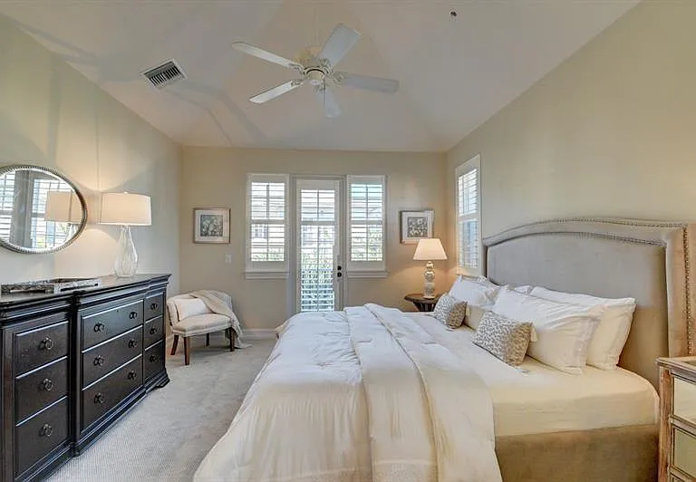 306 E Mallory Cir — Photo 20