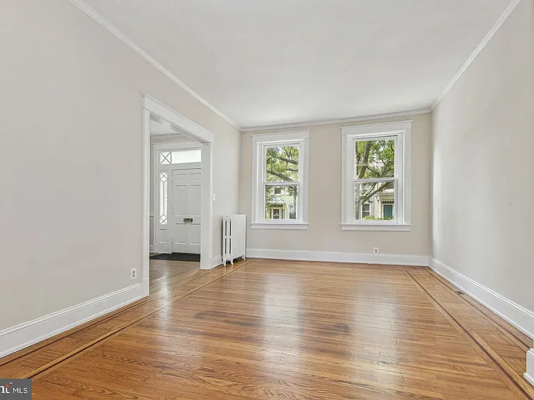 2237 Hall Pl NW — Photo 3