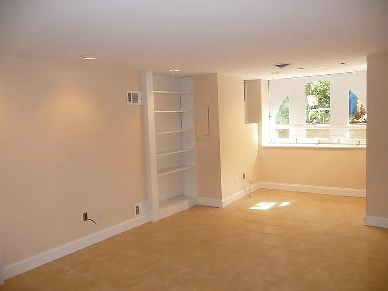 1012 E Capitol St NE #B — Photo 4