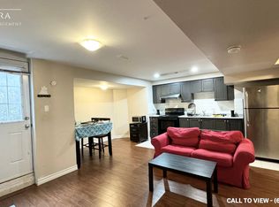 3884 Bloomington Cres #2, Mississauga, ON L5M7H4