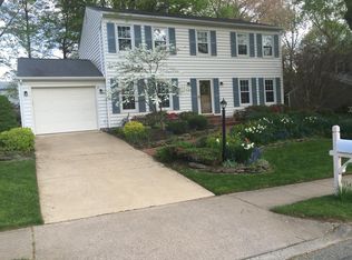 9613 Ashbourn Dr, Burke, VA 22015