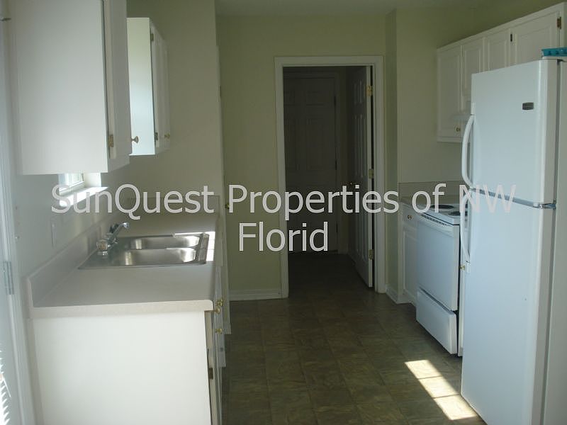 2nd image of 6811 Cedar Ridge Cir