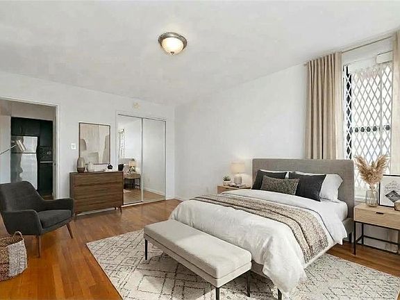 5th image of 2800 Coyle St APT 511