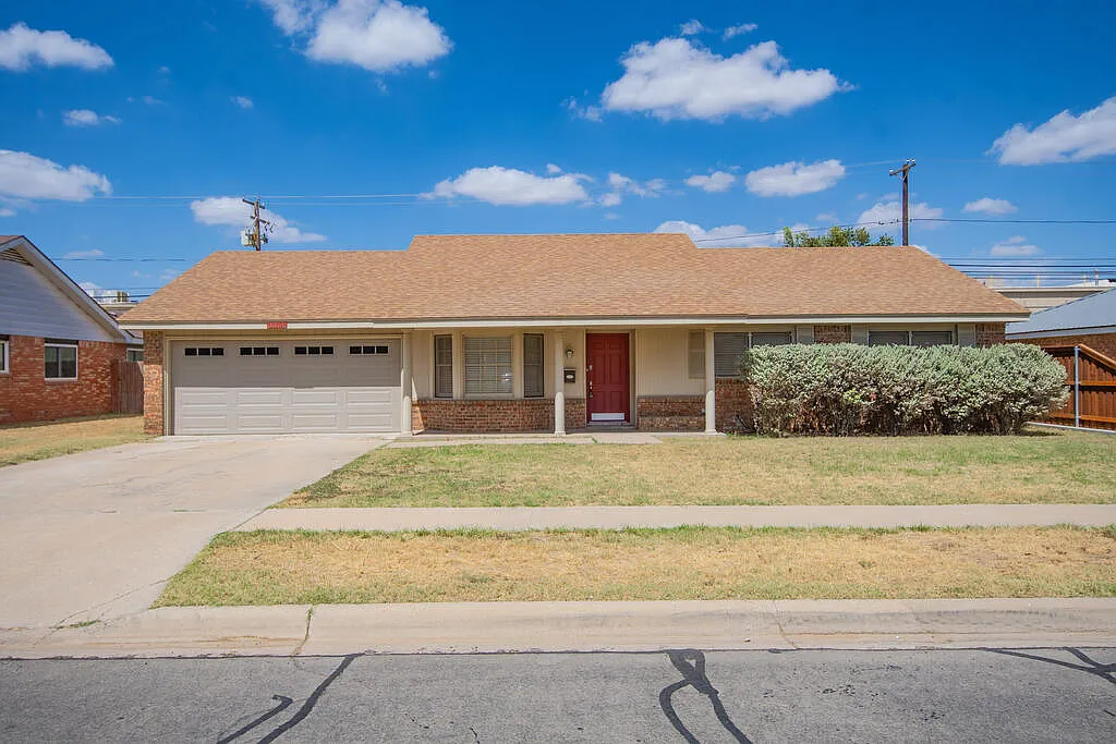3 bed, 2.0 bath, 1724 sqft, $2,500 — Photo 1