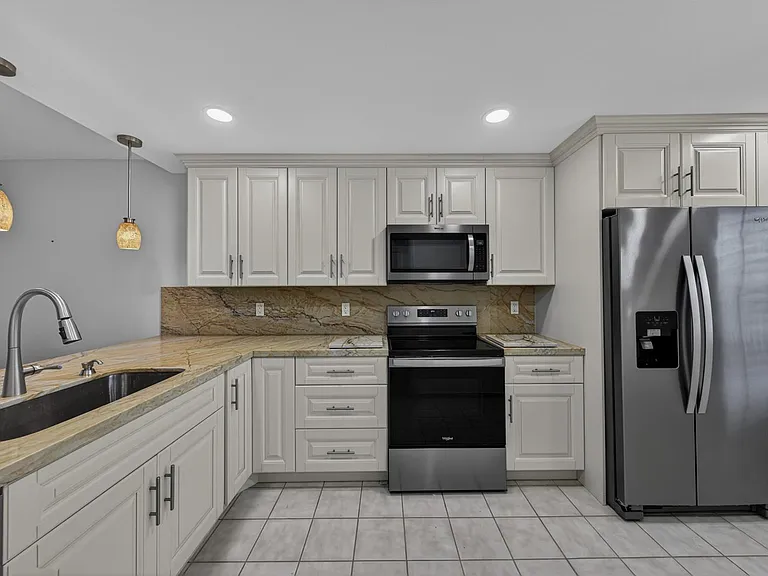 3503 Oaks Way #505 — Photo 4