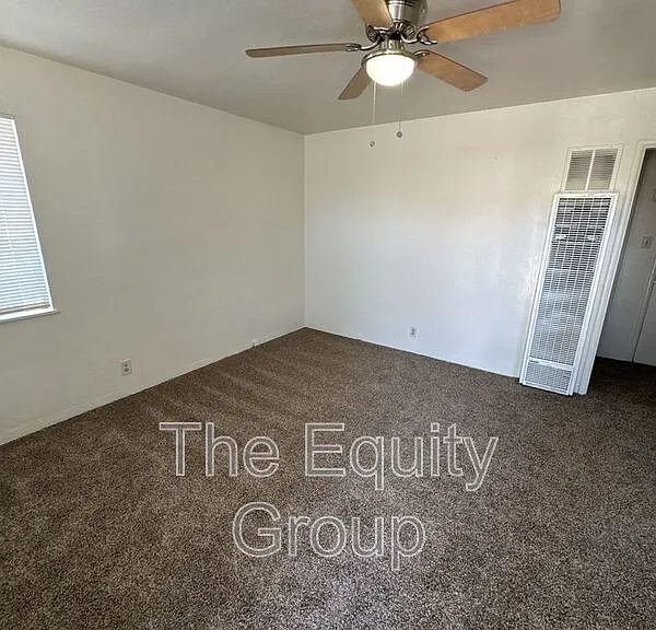 301 W Murray Ave #301 — Photo 2