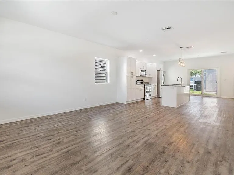 1264 Pierce St — Photo 3