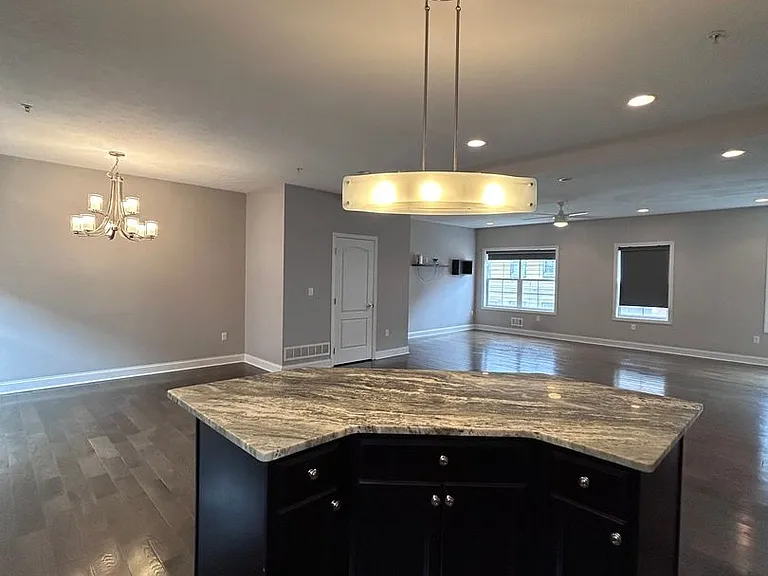 826 Spring Garden Ave — Photo 8