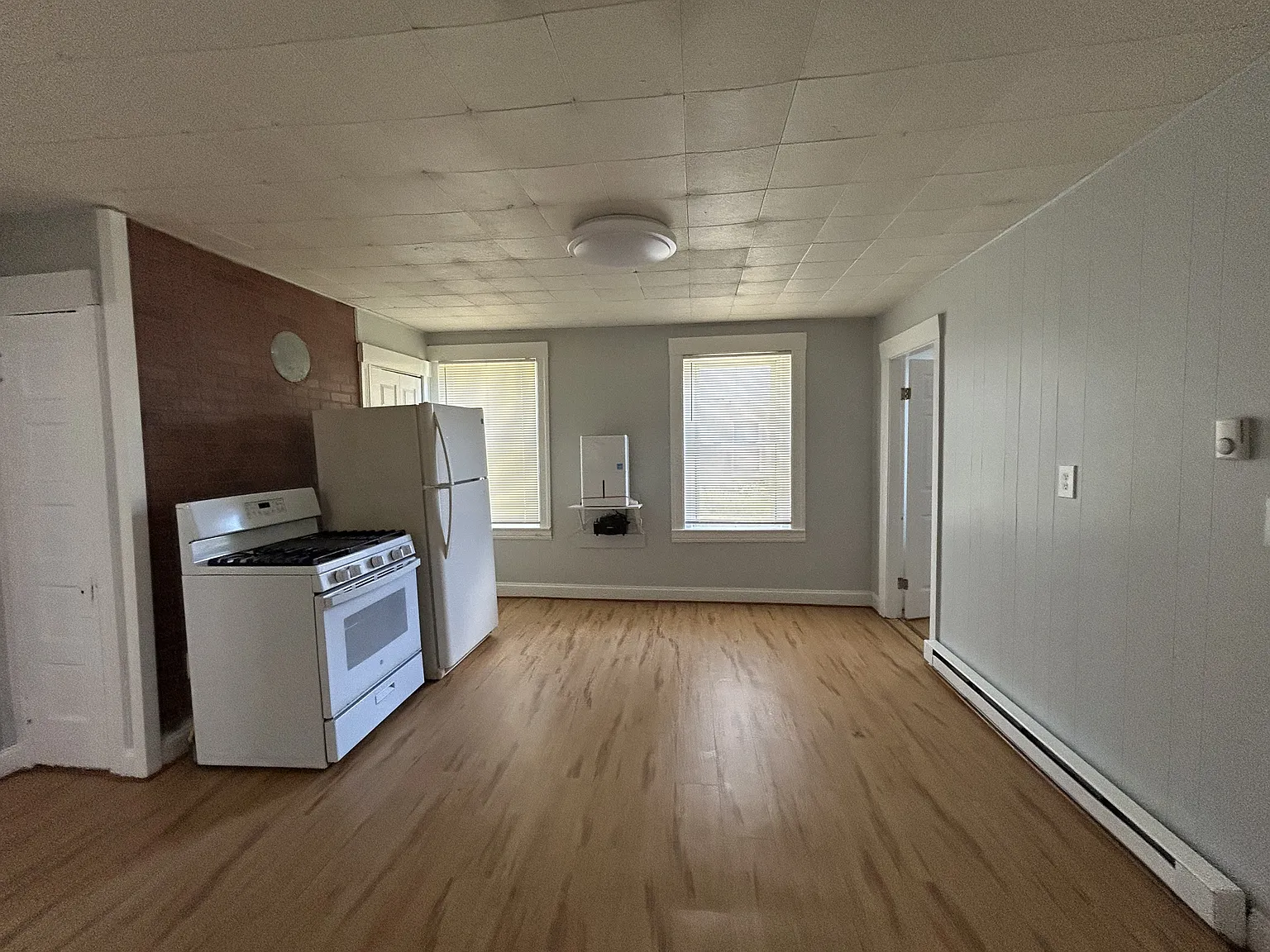 144 Fremont Street - B — Photo 2