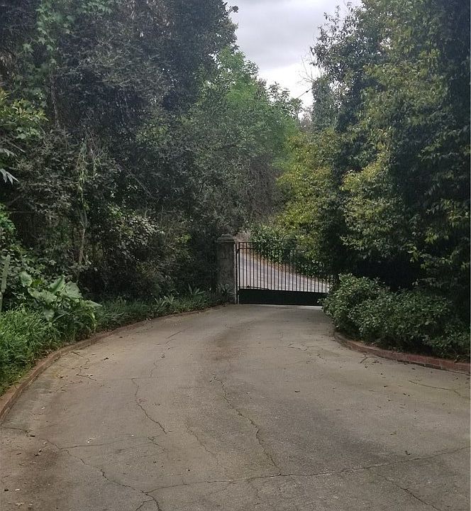 1st image of 3060 Descending Dr