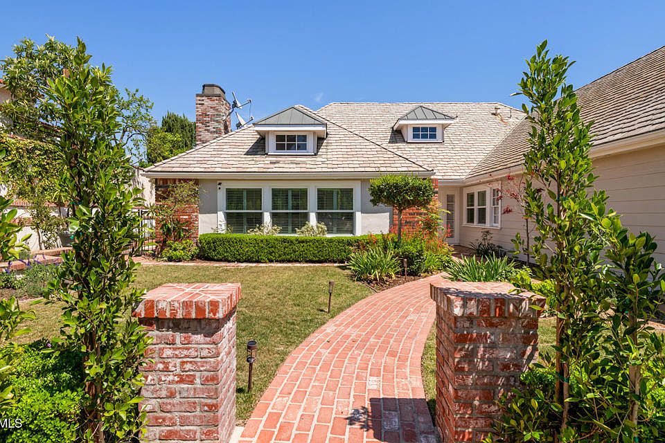 1st image of 2596 Wallingford Dr