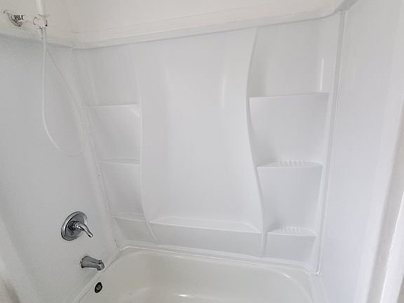 5th image of 2372 Beaumont St #3