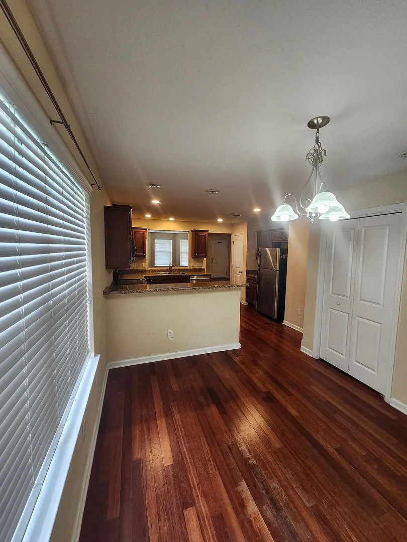Beautiful Home For Rent — Photo 2