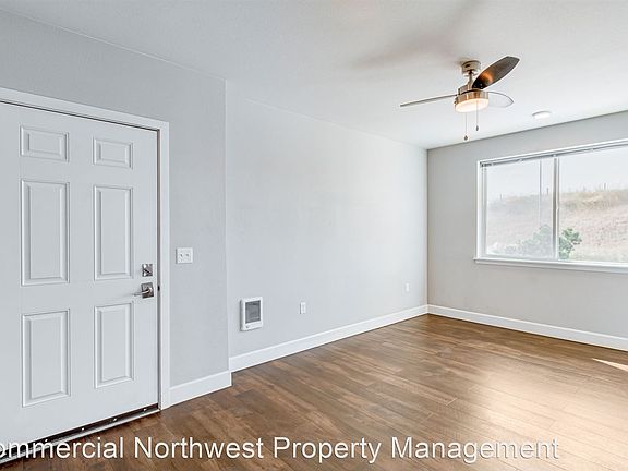 3rd image of 212 Farm Road 104