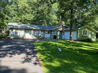 3S597 Marian Cir W, Sugar Grove, IL 60554