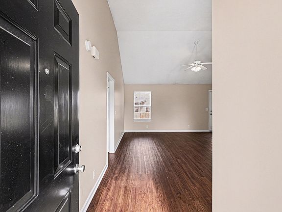 4th image of 3050 Weybridge Dr