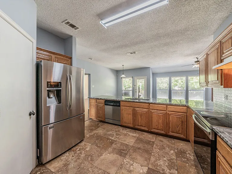 8109 Mosstree Dr — Photo 16