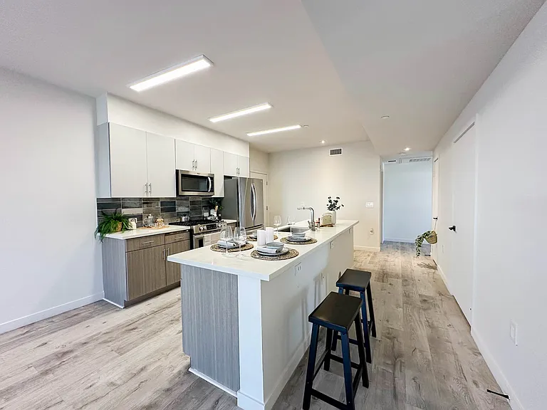Legacy Tamarind Apartments — Photo 1