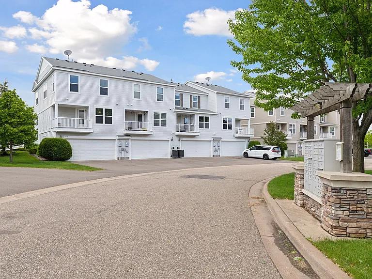 15130 Fanning Dr N #1 — Photo 37