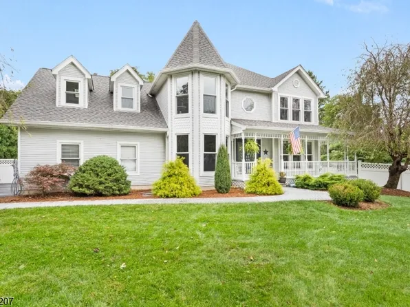 6 Larsen Dr, Roxbury Twp., NJ 07876