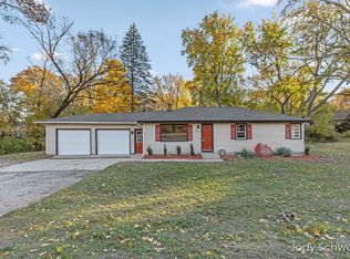 434 Riley St, Holland, MI 49424