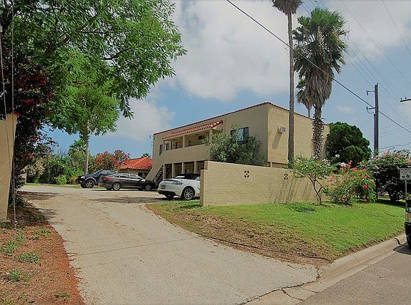 3rd image of 542 W Polk St
