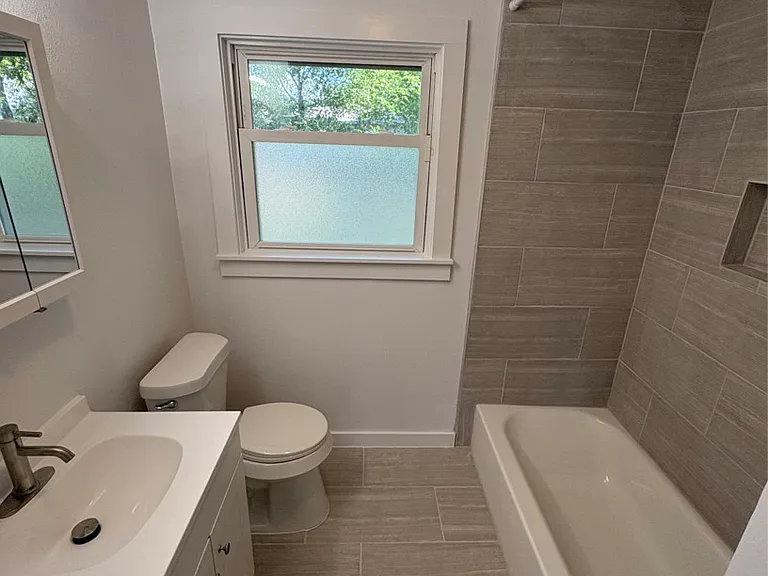 355 Cresham Dr — Photo 17