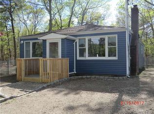 14 Cheemaun Trl, Ridge, NY 11961