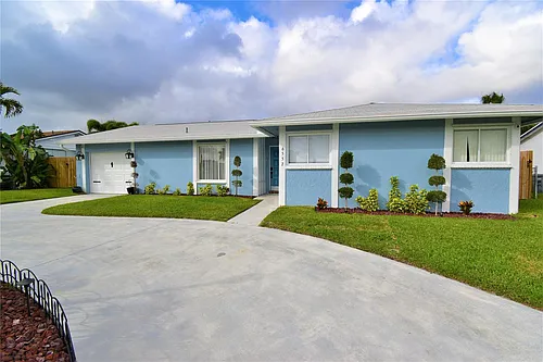 6557 Country Wood Way Photo 1