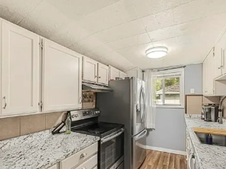 521 N Shilling Ave — Photo 8