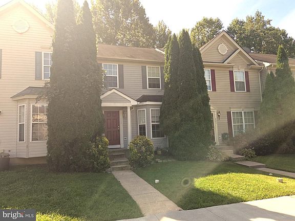 2nd image of 422 Buttonwoods Rd
