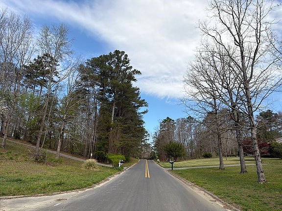 5th image of 104 N Lake Dr