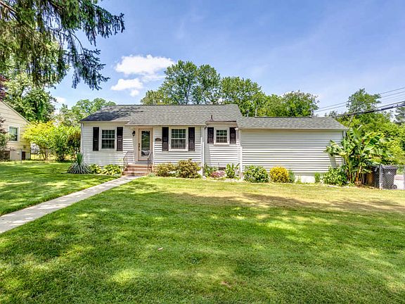 3rd image of 201 Hermitage Dr