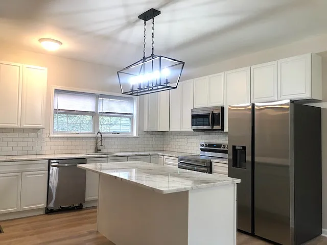 1745 Maple Ave — Photo 4