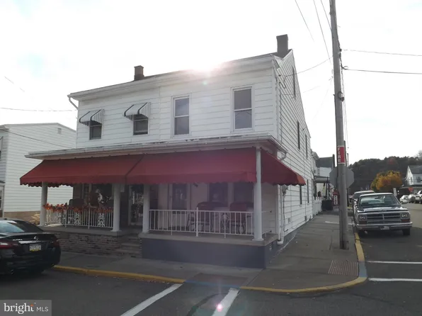150 N Nicholas St, Saint Clair, PA 17970