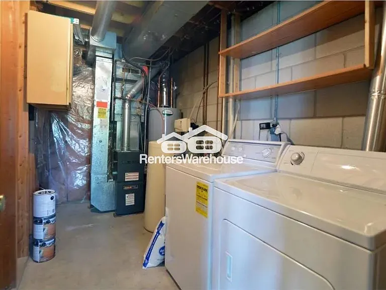 2323 Amberwood Dr — Photo 19