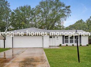 6948 Chadbourne Dr, North Olmsted, OH 44070