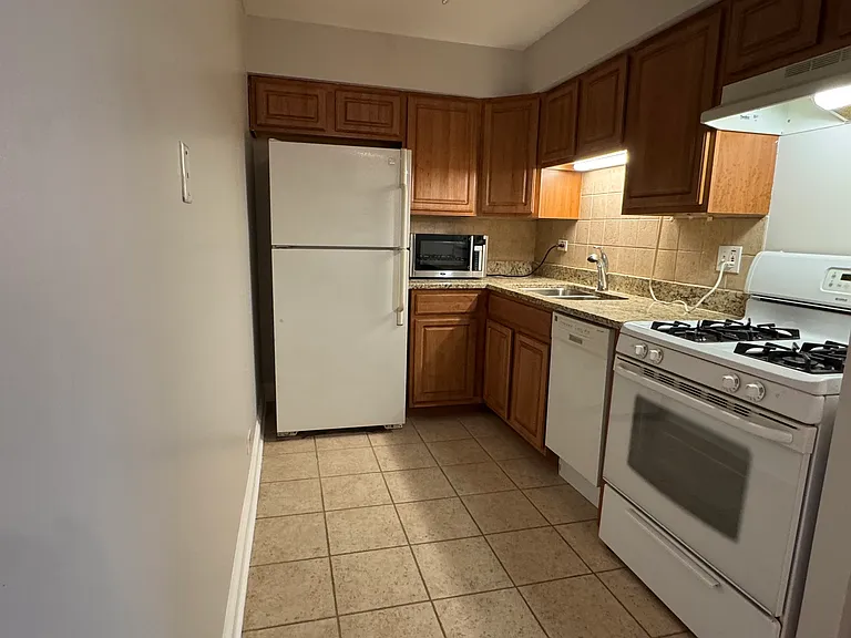 8232 Niles Center Rd #316 — Photo 2