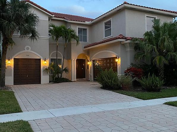 1381 Beacon Cir