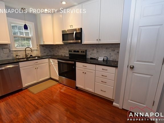 4th image of 364 Ellenham Ct