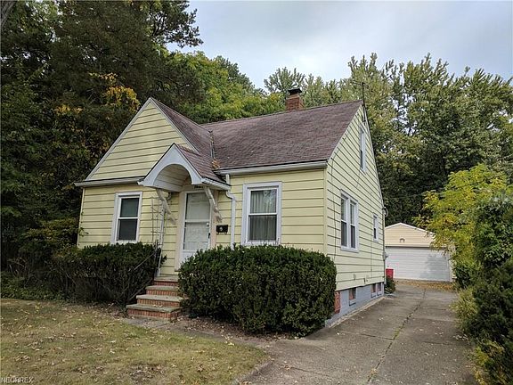 5th image of 10917 Mountview Ave