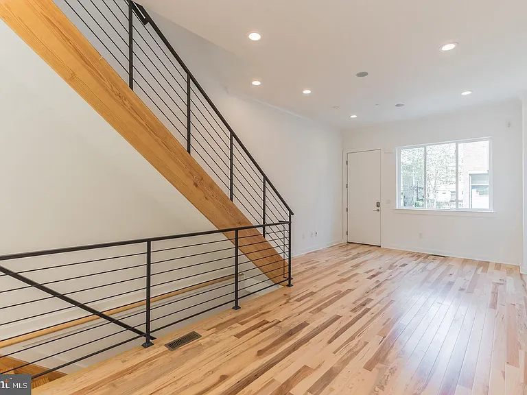1335 S Bouvier St — Photo 5