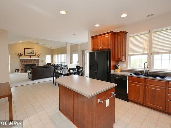 3rd image of 807 Sandy Landing Dr SE