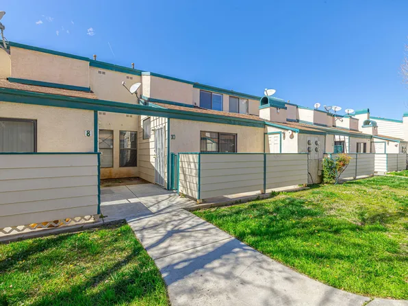 44460 15th St APT 10, Lancaster, CA 93535