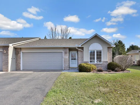 897 Evergreen Ct, Vadnais Heights, MN 55127