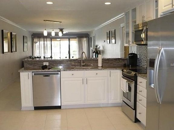 5th image of 4770 Brittany Dr S APT 118