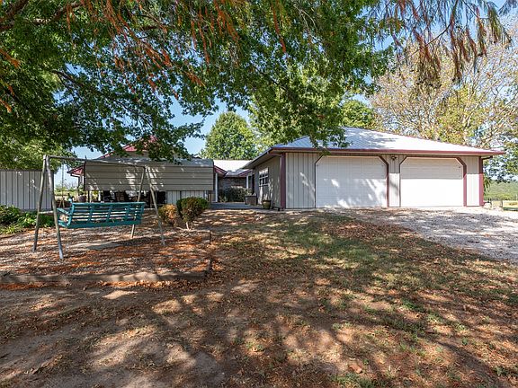 4th image of 377038 E 1060th Rd