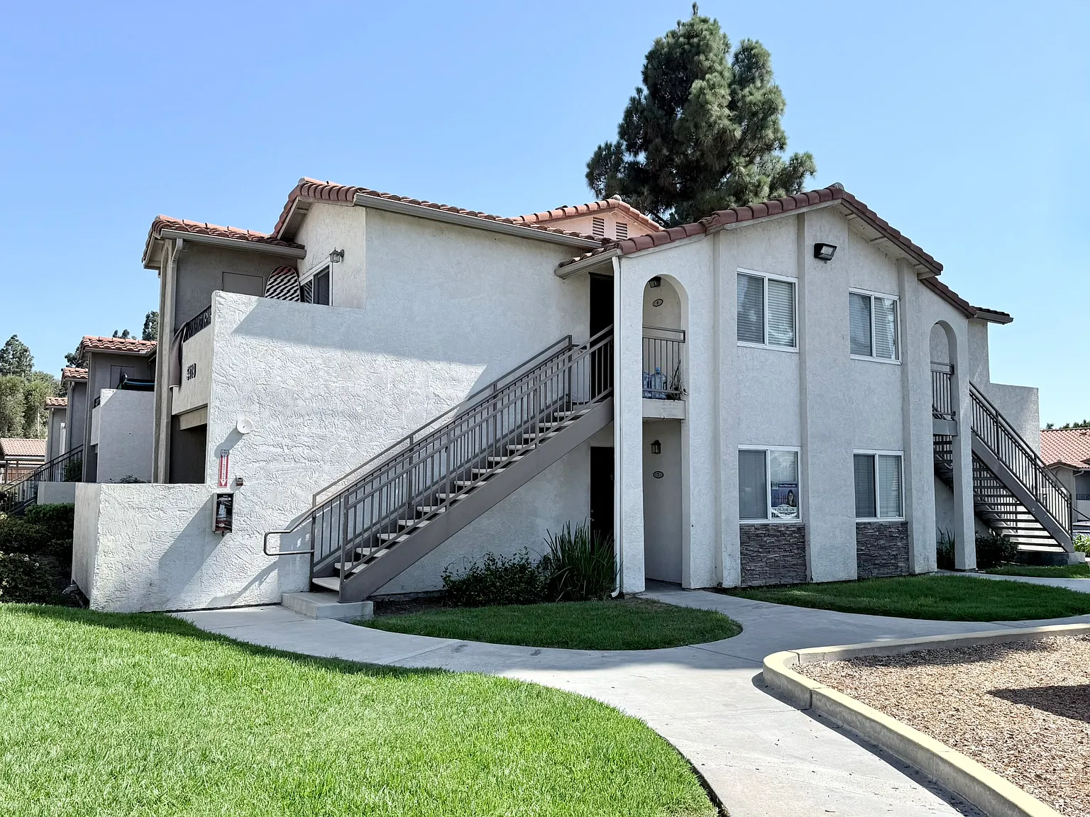2 bed, 789 sqft, $2,590 — Photo 1