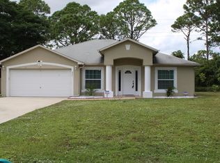 921 Lyons Cir NW, Palm Bay, FL 32907