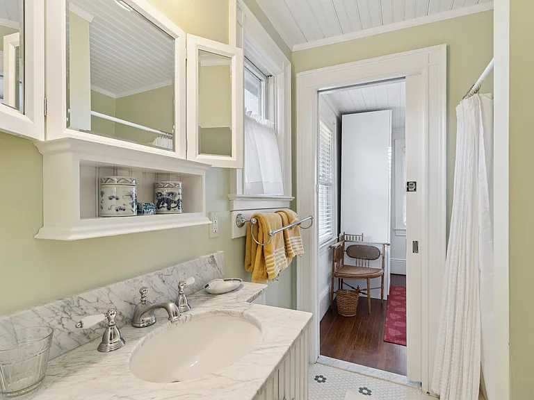 106 Meeting House Ln — Photo 26